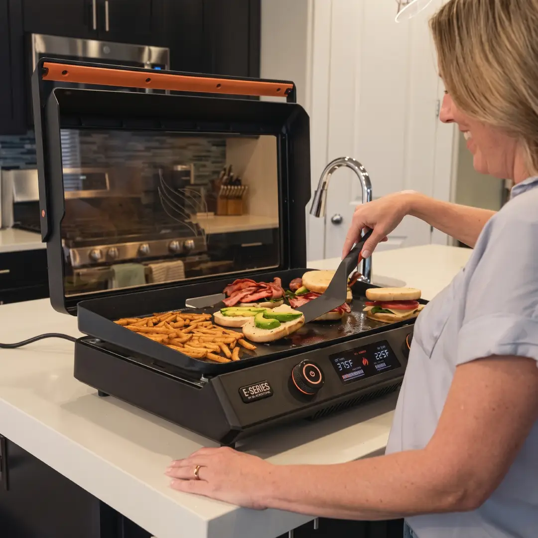 Blackstone 22 Inch Electric Griddle 1600W with Glass Hood 8001