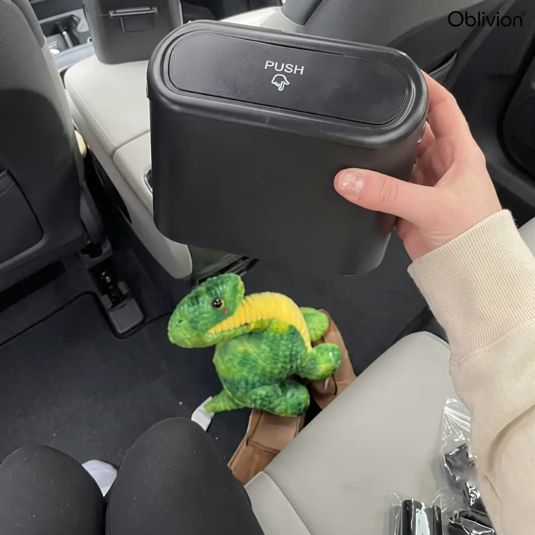 Car Trash Can with Lid Portable Hanging Vehicle Trash Bin image 4