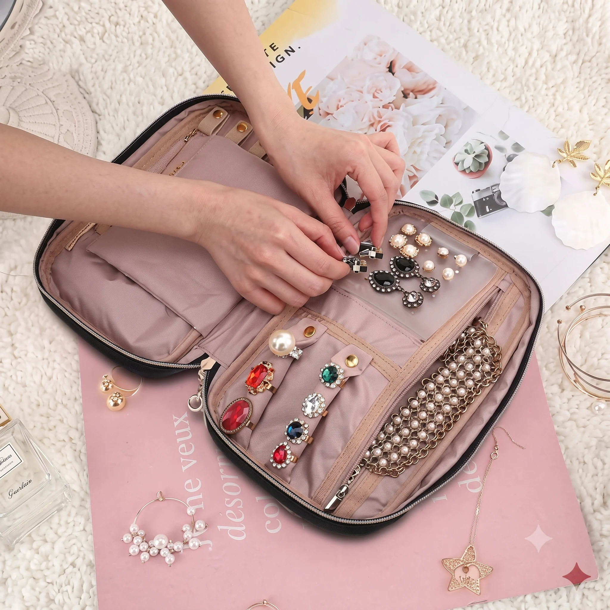 BAGSMART Jewelry Travel Organizer Case for Necklaces and Rings