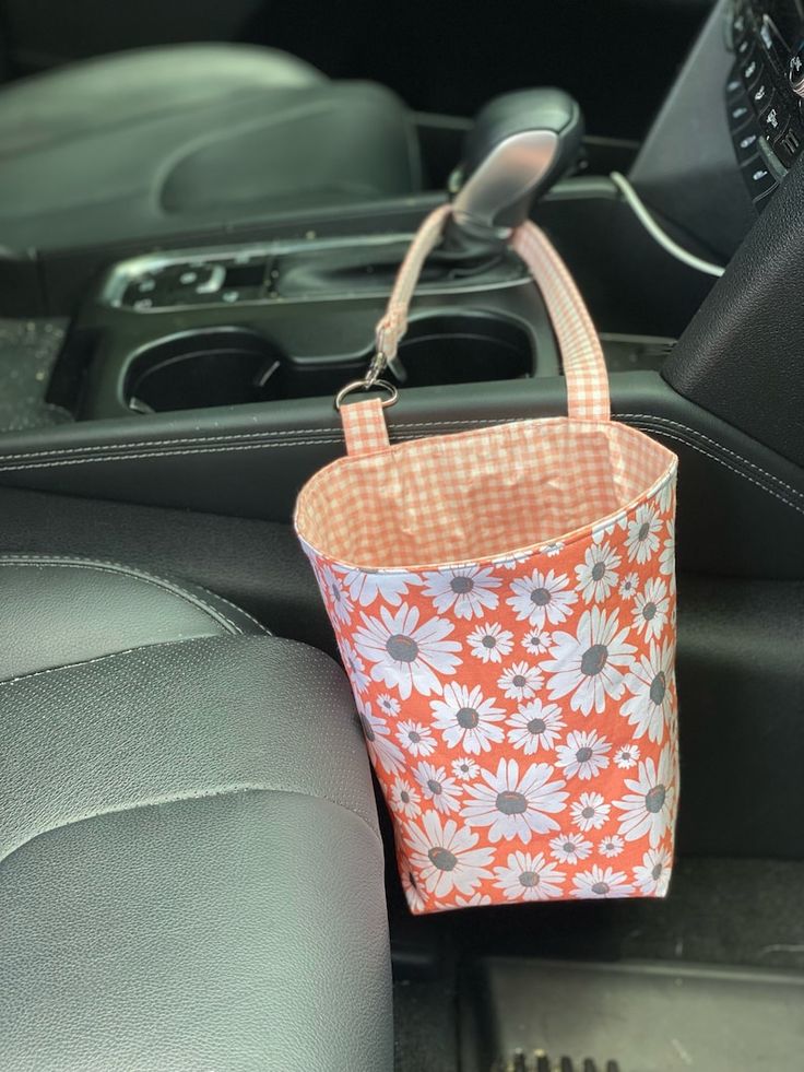 Car Trash Can, Cute Car Trash Bag, Hanging Car Organizer and Storage Bag, Trash Bin for Car Accessories, Vehicle, Travelling, Camping Cool Skull Heart
