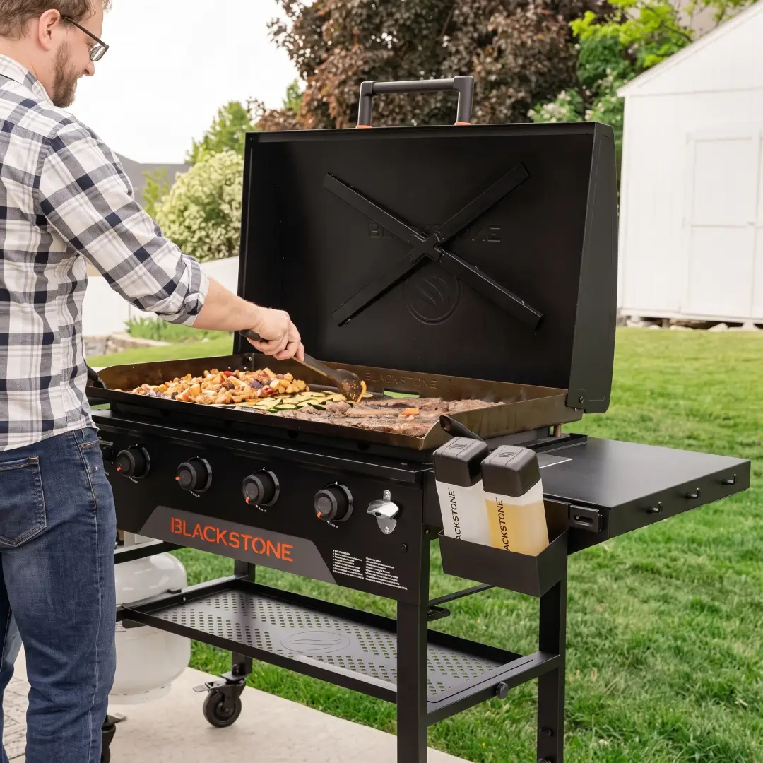 Blackstone 22" Tabletop Griddle with Built-In Hood image 2