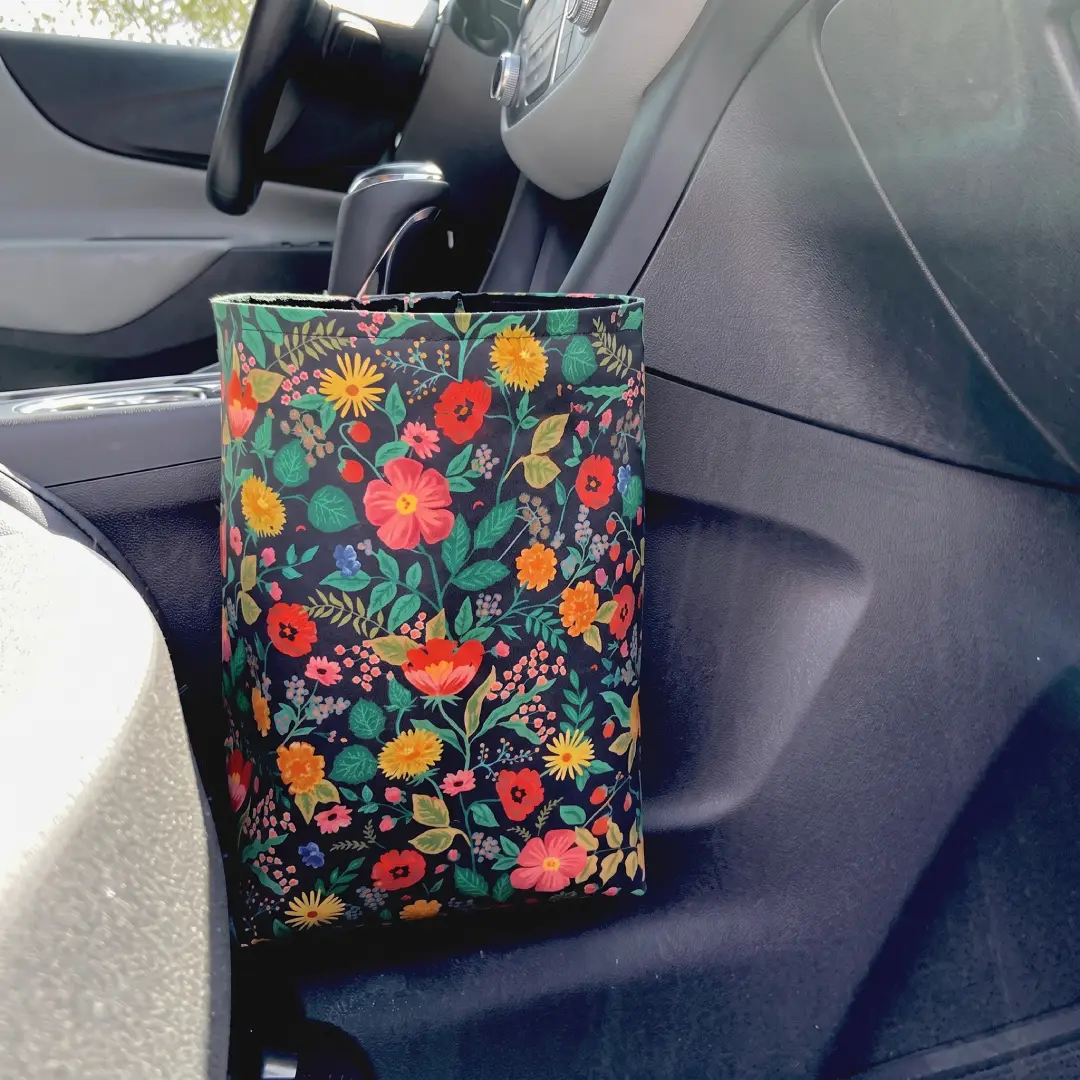 Cute Hanging Car Trash Can and Organizer Bag image 2